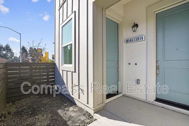 Building Photo - 3814 Norbridge Ave