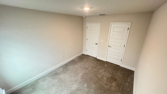 Building Photo - Beautiful Harmony Central Water Front Home AVAILABLE NOW!