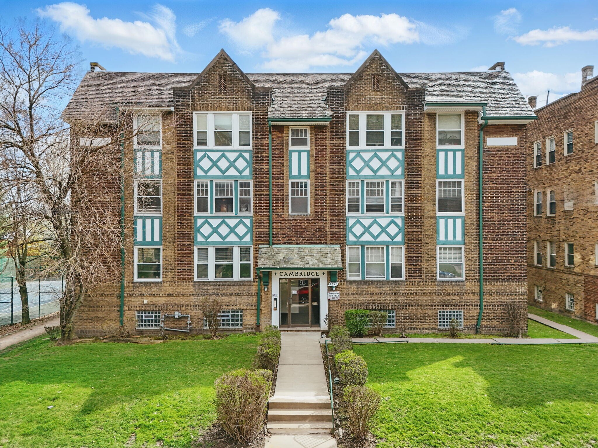 Building Photo - 5646 Hobart St