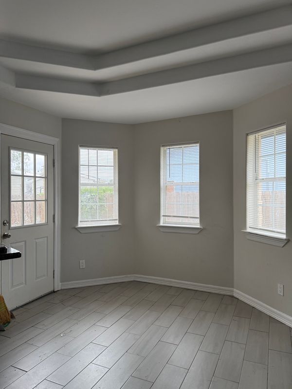 Building Photo - 421 Richmond Dr