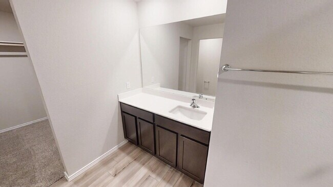 Building Photo - "Spacious 4-Bedroom Gem on Luella Drive – Your Perfect Killeen Retreat!"