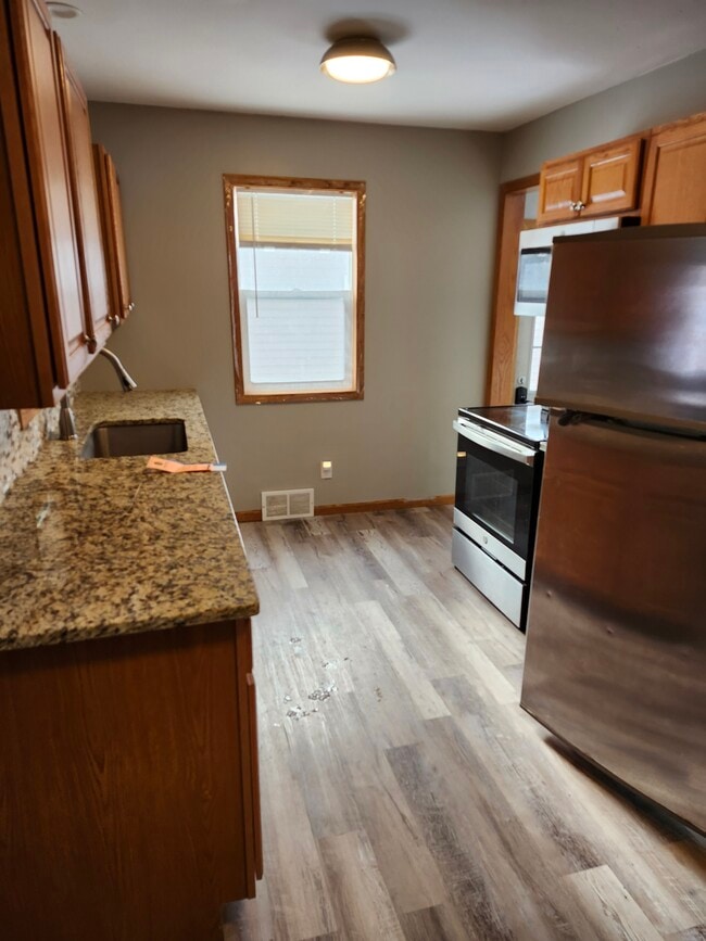 Building Photo - 8983 Van Buren St NE