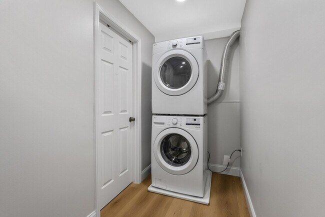 Building Photo - 3810 Nicholson St