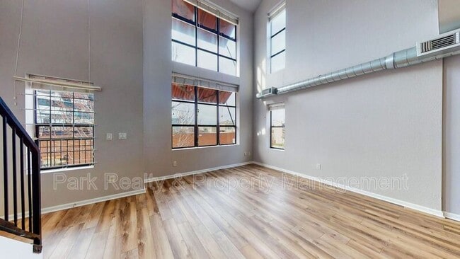 Building Photo - 2033 W 30th Ave