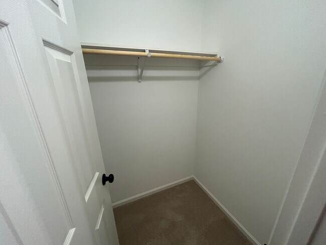 Building Photo - 2711 Ingleside Dr
