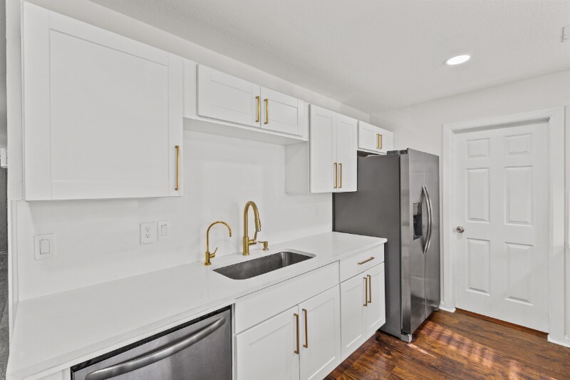 Building Photo - 10003 Silver Park