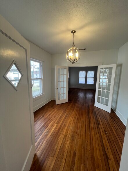 Building Photo - 4302 Duval Street