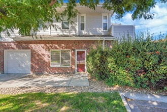 Building Photo - $1,850, 1 bed, 1 bath, located in Arvada w...