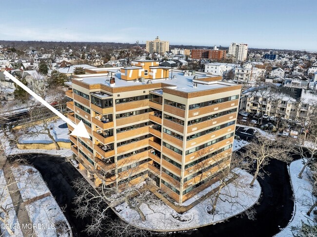 Building Photo - 321 Sunset Ave