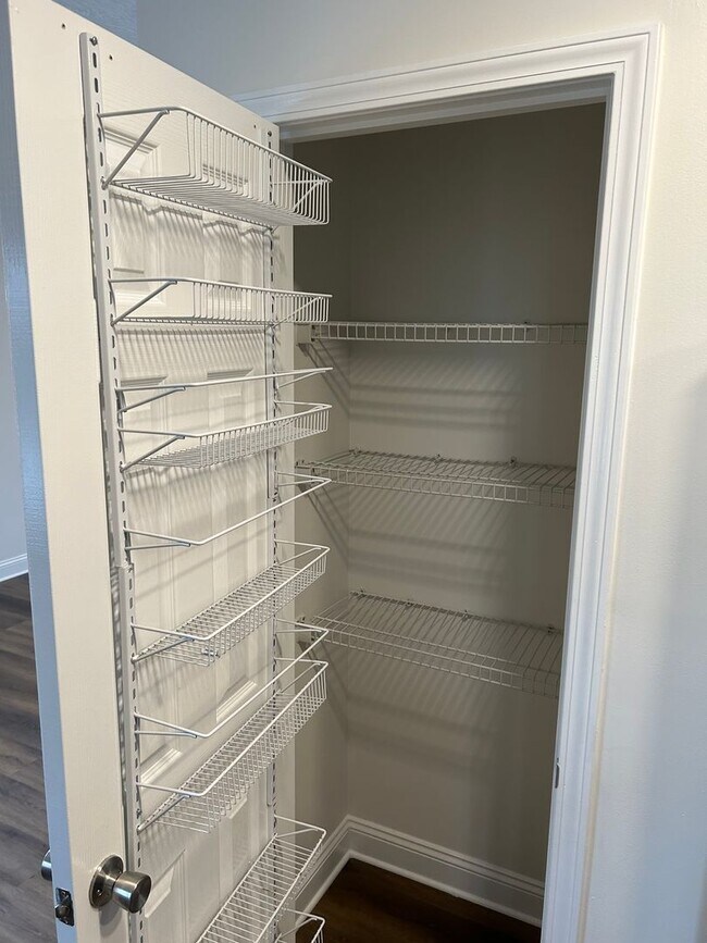 Building Photo - Now available:  Three bedroom, 1.5 bath home in Maryville City