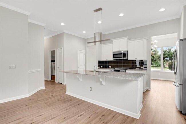 Building Photo - 16408 Fetching Ave