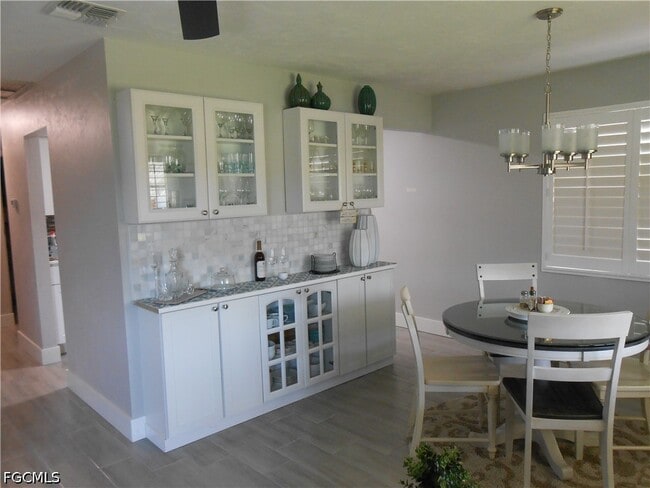 Building Photo - 6 Aztec Lily Ln