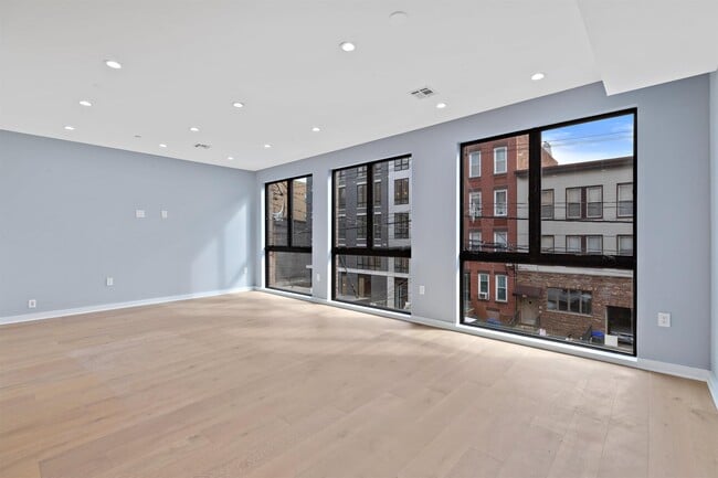 Building Photo - 510 Jefferson St