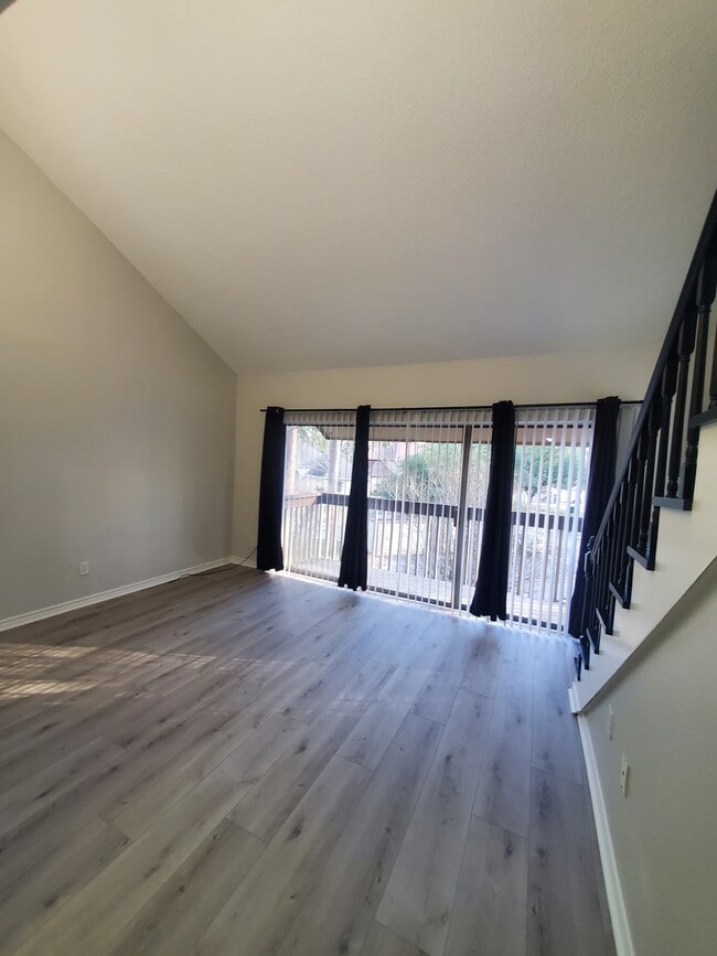 Building Photo - 12900 Walden Rd