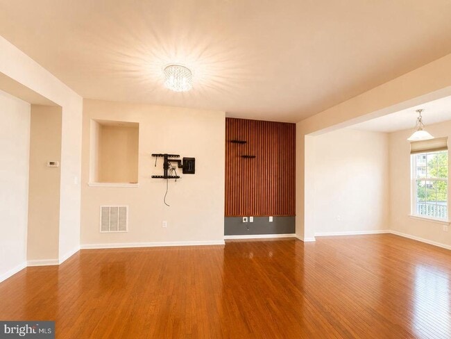 Building Photo - 22605 Winding Woods Way