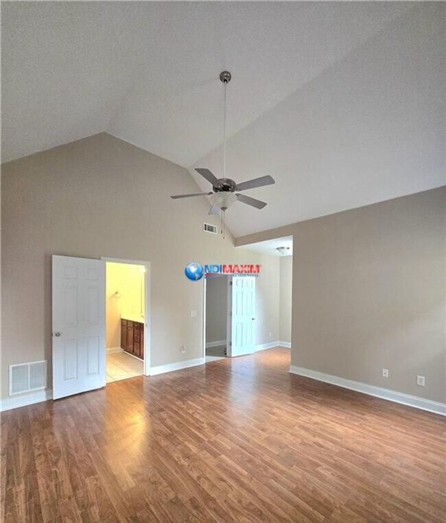 Building Photo - Beautiful 4-bedroom with large bonus room in Gainesville