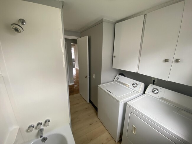 Building Photo - 292 11th St