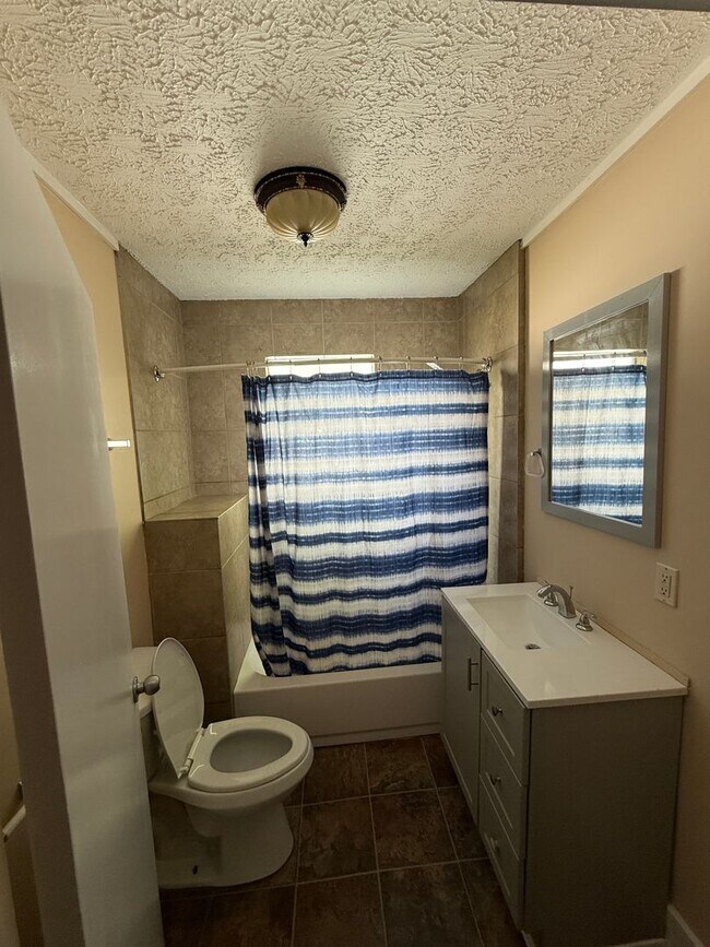 Building Photo - Charming 2 Bedroom / 1 Bathroom Home Near Downtown Pell City & Logan Martin Lake