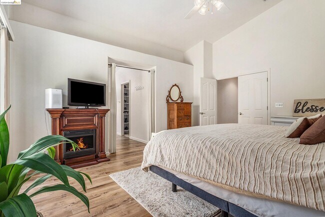 Building Photo - 1522 Coventry Dr