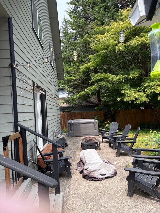 Building Photo - 64633 E Sandy River Ln