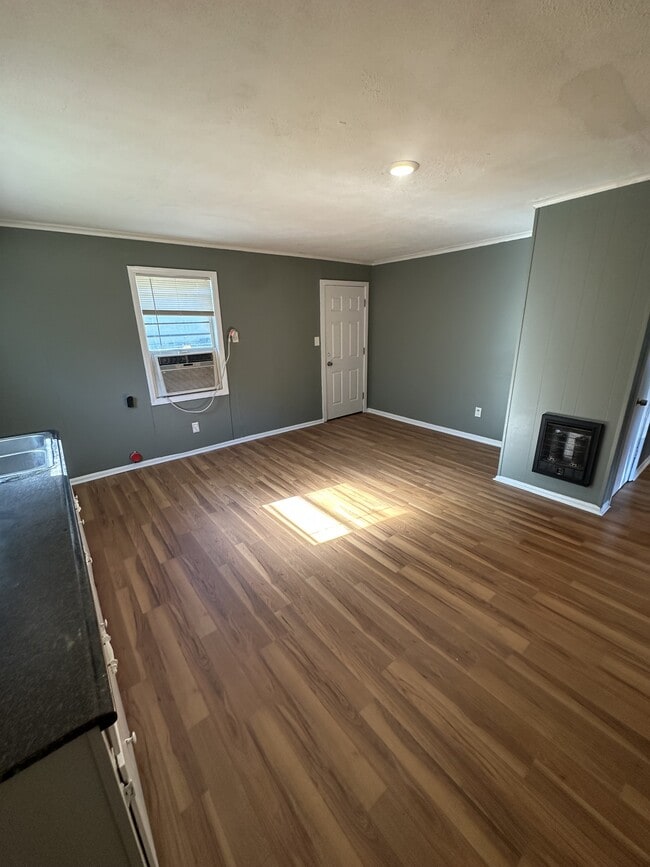 Building Photo - 114 Jelk St