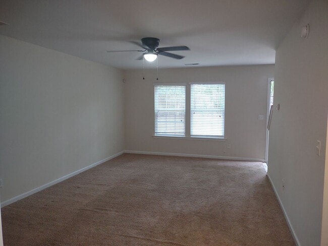 Building Photo - Super Four bedroom home in Northeast Columbia!