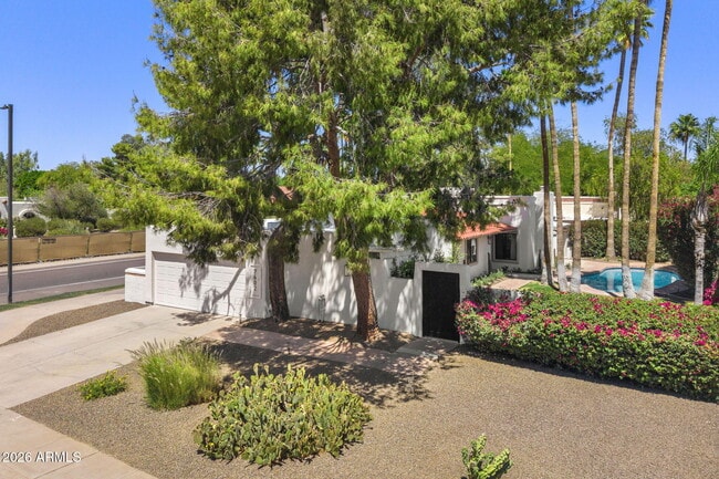 Building Photo - 7602 E Vía Del Reposo