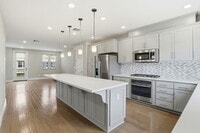 Building Photo - 621 Cinnamon Cir