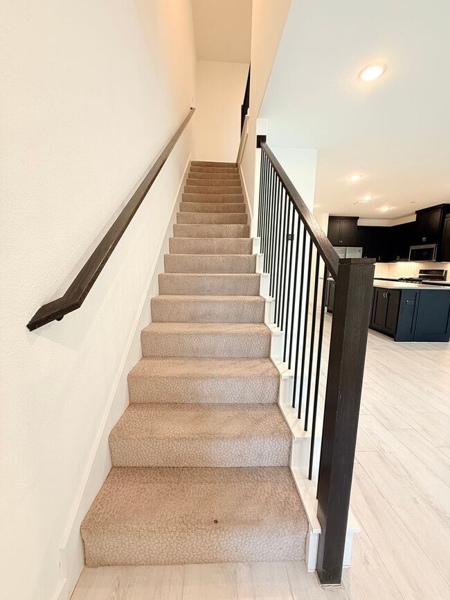 Building Photo - AVAILABLE NOW -Stunning 3-Bedroom Townhome Overlooking Greenbelt in Plano ISD 600 Collier Drive