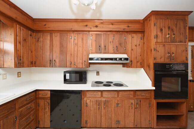 Building Photo - **WELL-LOVED AND WELL-MAINTAINED ONE-LEVEL CRIEVE HALL AREA HOME READY FOR YOU TO CALL HOME**