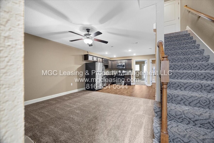 Building Photo - 504 N Foxridge Dr