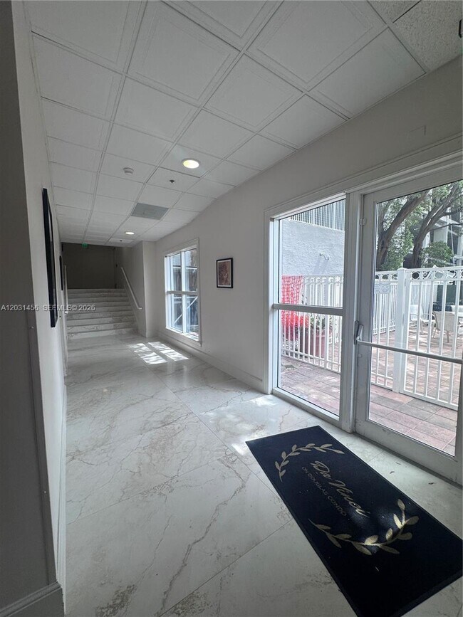 Building Photo - 2665 SW 37th Ave