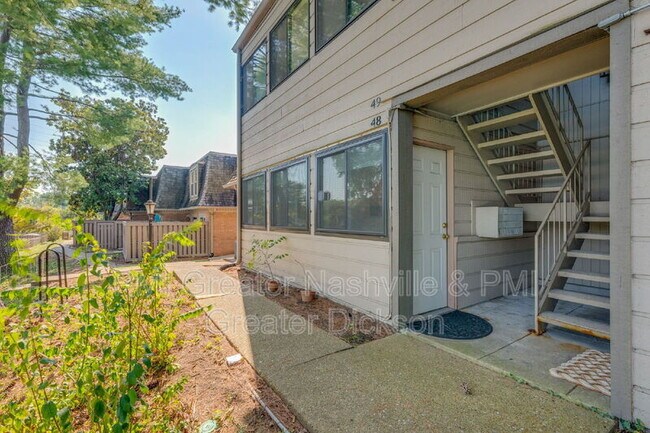 Building Photo - 3000 Hillsboro Pike