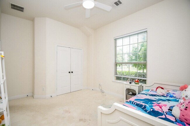 Building Photo - 28426 Rolling Ridge Dr