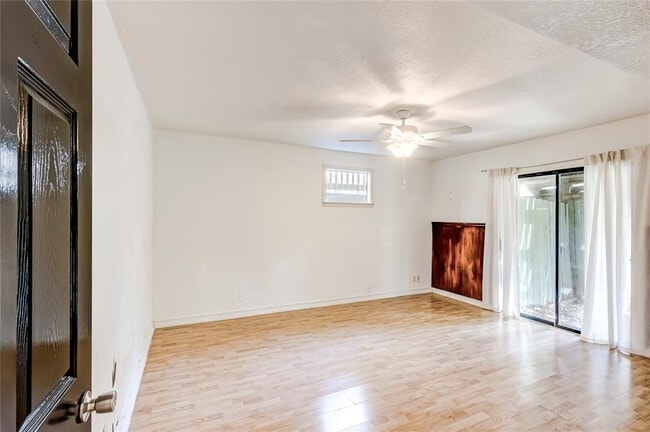Building Photo - 208 Westhaven Dr