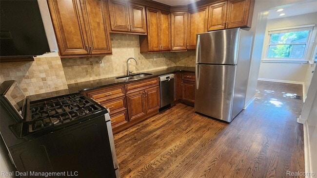Building Photo - 30066 Brentwood St