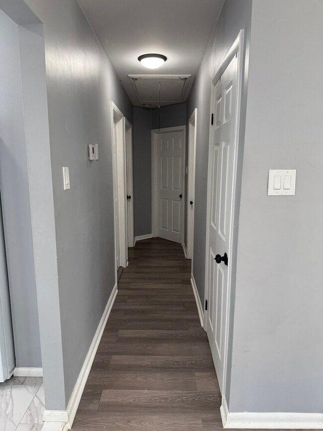 Building Photo - 309 Ellis Ct