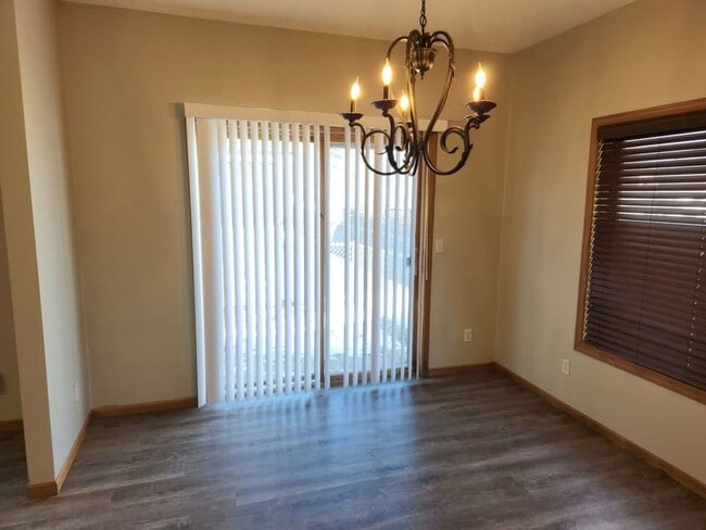 Building Photo - 825-827 Gohres St