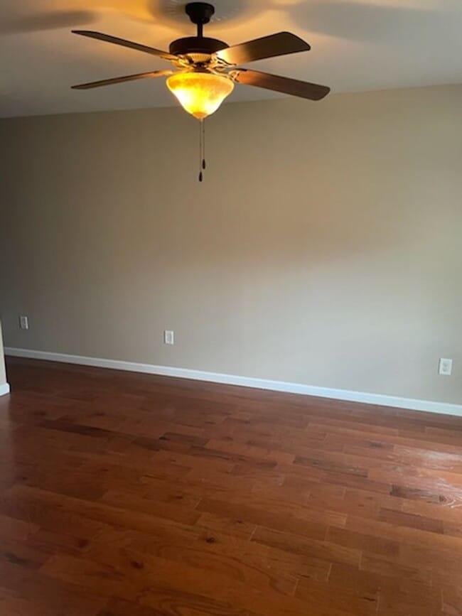 Building Photo - SINGLE FAMILY HOME