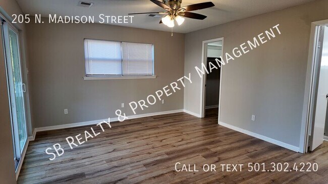 Building Photo - 205 N Madison St