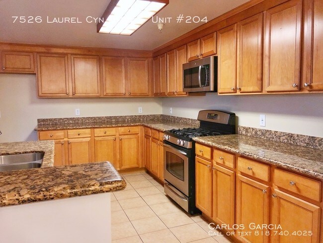 Building Photo - 7526 Laurel Canyon Blvd
