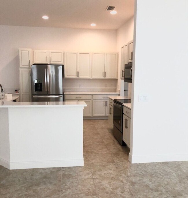 Building Photo - 10397 Silver Maple Ave