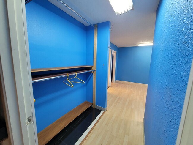 Building Photo - Single story in Montara Est 4 bed/2 full b...