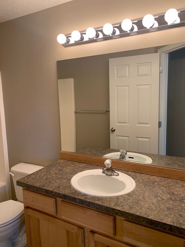 Building Photo - 16687 Shaw Pine Ct