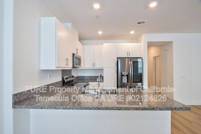 Building Photo - 36351 Elizabeth Ln