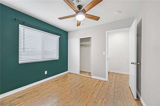 Building Photo - 592 Macbrey Dr