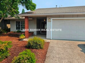 Building Photo - 3056 Twin Oak Pl NW