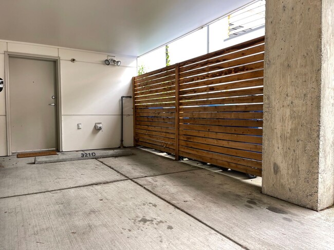 Building Photo - CLICK "REQUEST A TOUR" NOW!