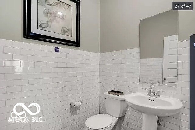 Building Photo - 1085 Sunderland Dr