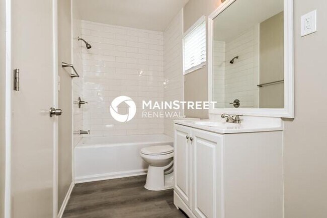 Building Photo - 3 Bedroom Pet-Friendly Home in NORTH PORT, FL with Main Street Renewal